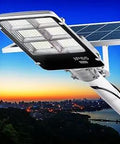 Super Bright 1000W Solar Street Light With Remote Control Dusk To Dawn LED Lamp Delivers 80000LM Of Brightness IP65 Waterproof