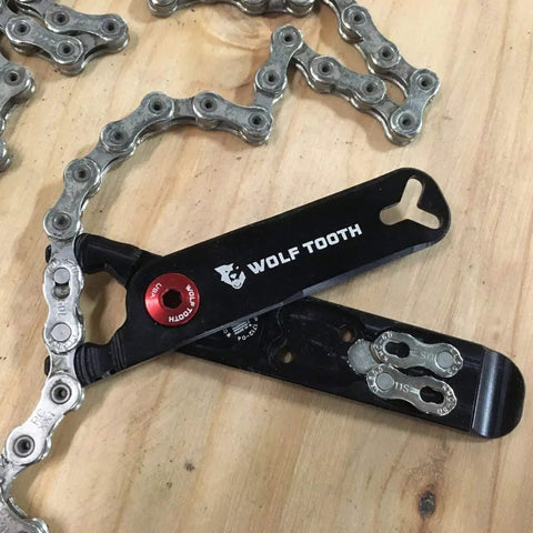 Pack Pliers Bicycle Multi Tool With Master Link Pliers, Tire Levers, Valve Core Remover And Valve Stem Nut Wrench for chain repair.