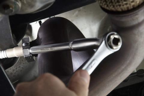 Flexible Head O2 Sensor Wrench For 7/8 Inch Sensors With Pivoting Design And Extended Reach To Grab Tough To Reach Seized Oxygen Sensors In Tight Engine Bays For Auto Repair Pros And DIY Enthusiasts on exhaust O2 sensor