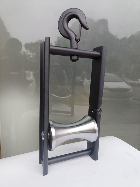 Industrial Cable Pulley System For Large Scale Laying With 6.3 Inch Steel Sheaves And 4000 Pound Capacity, hook detail