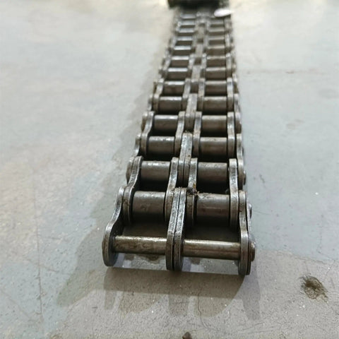 Close-up of 16B Double Row Escalator Main Drive Chain 25mm Pitch With 68mm Pin And 132 Links showing robust metal links.