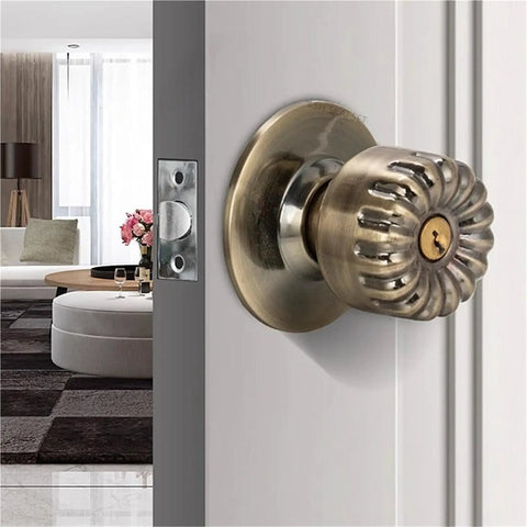 Close-up of Stainless Steel Indoor Door Handle Lock Set With Key For Bedroom Or Bathroom Silent Single Tongue Latch
