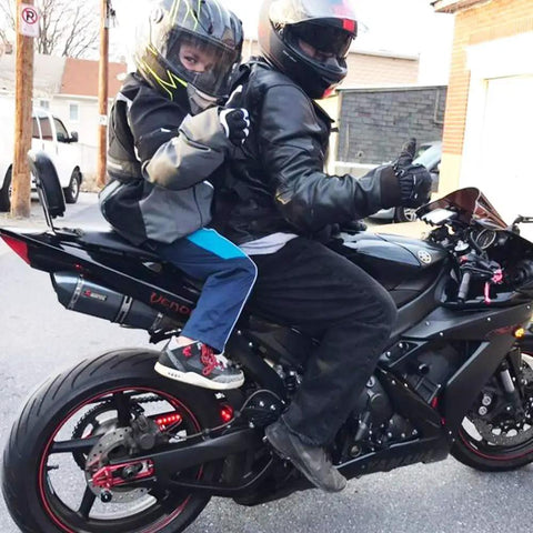 Kids Motorcycle Harness With Two Handles, Adjustable Belt, Breathable Black Material, Ultra Secure Anti Slip Grip Up To 12000N For Safe Short Rides With Driver On Motorcycles, ATVs, Scooters