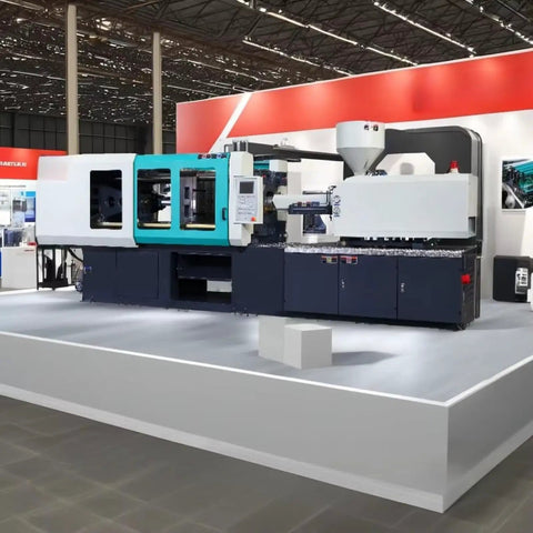Heavy Duty Automatic Injection Molding Machine For Plastic Parts Manufacturing With Hydraulic System showcased in industrial setting.