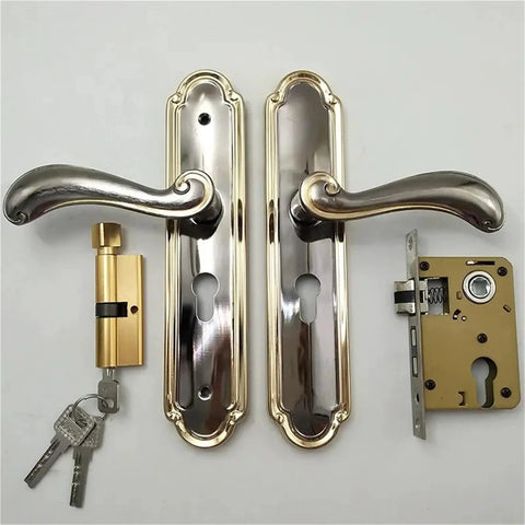 Universal Mechanical Door Lock And Handle Set For Indoor European Doors Fits 35 To 50 Mm Thickness Solid Construction Great For Bedroom Privacy And Home Hardware Upgrade With No Fuss Install Heavy Duty Stainless Steel Build, showing stainless steel door handles, lock and keys.