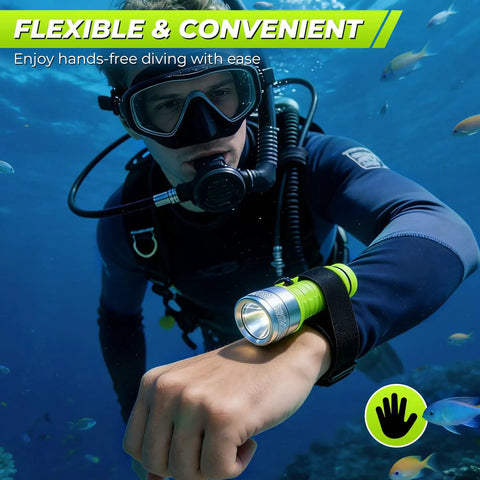Diver using Underwater Diving Flashlight LED Light 1500 Lumen with 3 Modes IPX8 Waterproof Rechargeable Torch on wrist underwater