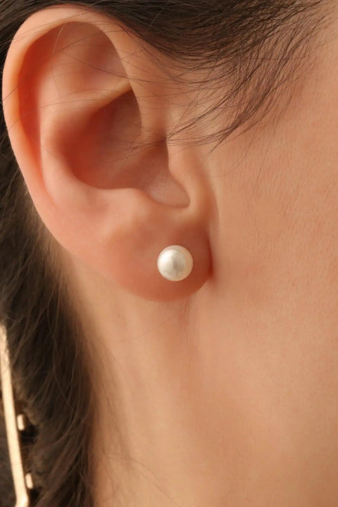 Five Piece Pearl Stud Earrings Set With Gold Finish Ball Studs From 4mm To 8mm For Women And Men, Classic Gold Pearl Earrings For Everyday Wear, Dope For Multiple Piercings And Modern Day Style. 4mm pearl stud on ear