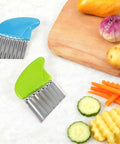 Guduling 2-piece crinkle cutter set for potatoes, blue and green handles with stainless steel blades.