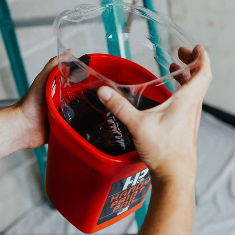 Grab And Go 32 Ounce Paint Pail With Magnetic Brush Holder And Built In Scraper, Hands Free Strap And Belt Clip, Solvent Resistant, Red