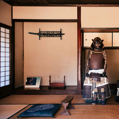 One Tier Katana Wall Mount Sword Holder Dope Display Rack with samurai sword and armor in traditional room