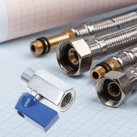 Heavy Duty 4 Inch Npt Brass Mini Ball Valve With Quick Shut Off Lever Handle, shown with various hose connectors on grid paper.