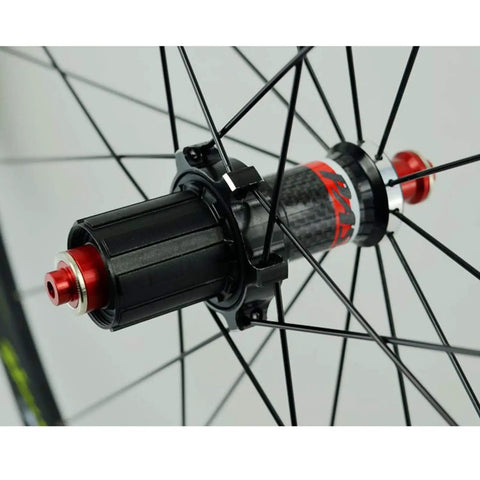 Close-up of rear hub from Rugged 700C Carbon Fiber Wheelset With 40mm Depth Matte Aluminum Rim CV Brakes Quick Release Front 100mm Rear 130mm