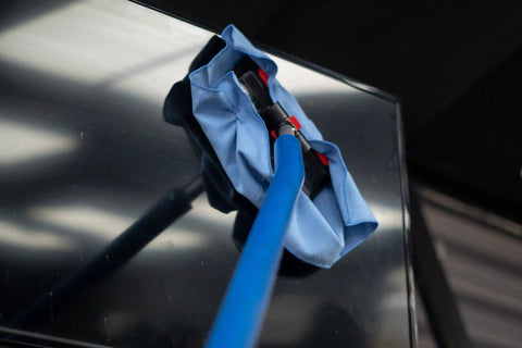 Extendable Car Wash Kit Pro Plus With Rotating Locking Head Mitt Mop And Sponge Red Dragon Microfiber Cover Fits 5 Or 3.5 Gallon Buckets Towel Gripping Plugs For 12x12 Or Larger Towels, blue microfiber cover on car panel