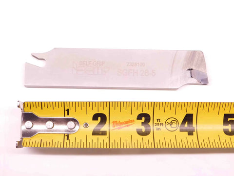 Self Grip Single Ended Right Hand Indexable Cutoff Blade Size 26 5 For Precision Metal Cutting Durable Tooling With Quick Change Action And Long Lasting Cutting Edge, shown with tape measure