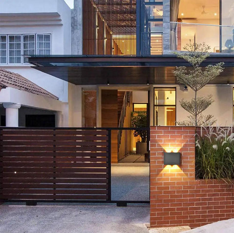 Modern LED Outdoor Wall Light IP65 Waterproof With Backing Plate 8W 86-265V AC Warm White 3000K on brick wall