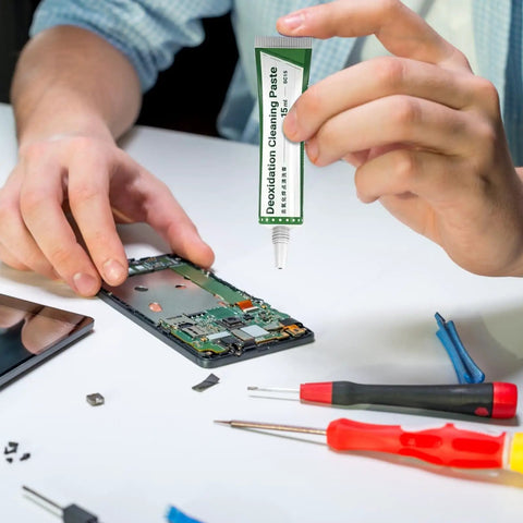 Using Flux Paste For Soldering, 15ml Oxidation Busting Solder Flux For Electronics Repair on smartphone motherboard