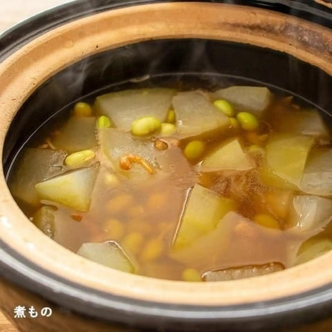 Hase En Kamado San Earthenware Rice Pot cooking vegetables on gas stove, visible double lid, 8.5 inch, Made in Japan