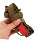 Hand holding Outdoor Clothesline Rope Kit For Camping And Travel Non Slip Quick Fastening Drying Line Portable Laundry Line For Hiking Hotels.