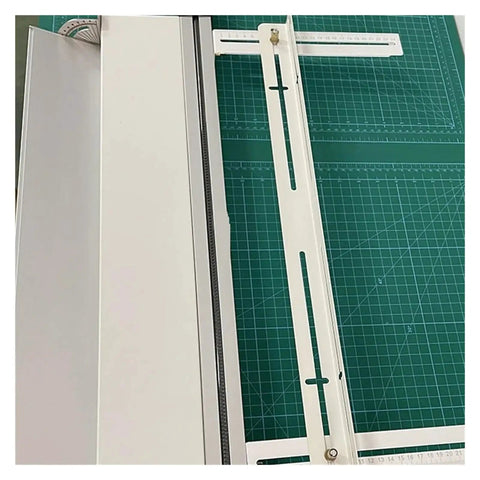 Compact 30Cm Acrylic Hot Bending Machine And Plastic Sheet Heater Is A Straight Up Total Beast For Snapping PvC Panels And Dialing In Exact Angles With Fast Heat Up Time, showing measurement guide on cutting mat.