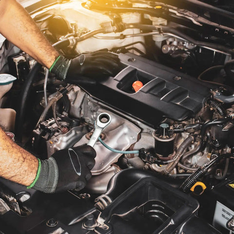 Mechanic using 15mm Ratcheting Combination Wrench, Chrome Vanadium Steel Gear Wrench, 72 Tooth Precision Ratchet on car engine