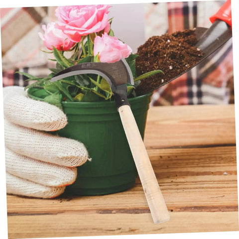 Gardener using Portable Multifunctional Grass Clearing Sickle For Weeding Harvesting And Gardening With Ergonomic Manganese Steel Handle
