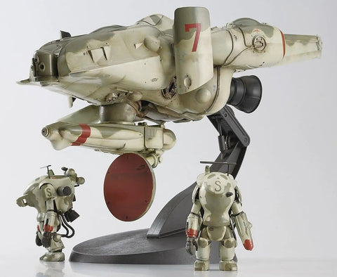 MK03 Lunadiver Stingray 1 35 Scale Model Kit With Pilot Dope Detail And Display Stand 169 Parts on gray stand