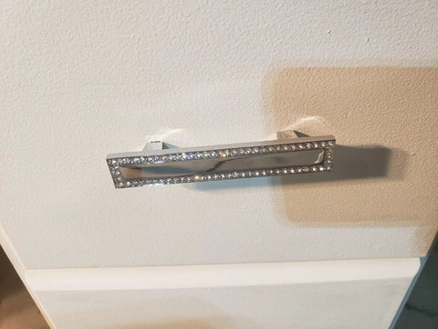 Crystal Cabinet Pulls 4 Pack With 1 Inch Screws Zinc Alloy Crystal Drawer Pull Handles For Cabinets And Dressers installed on white drawer