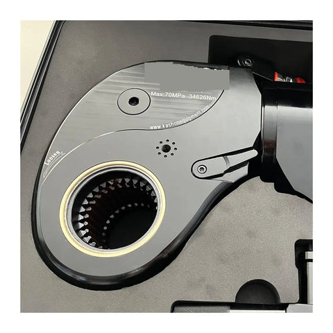 Heavy Duty Hydraulic Torque Wrench With Adjustable Square Drive And Rock Solid Alloy Steel Construction Built Tough For Demanding Industrial Jobs Delivering Serious Cranking Power Anytime close-up view of the adjustable drive.