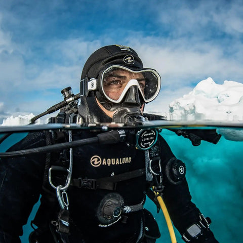 Diver using Leg3nd Elite Cold Water Scuba Regulator For Extreme Environments With Over Balanced First Stage ACD in icy waters