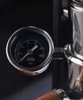 Close-up of pressure gauge on Manual Espresso Maker Set Hand Press Espresso Machine With Dual Lever And 12 Bar Pressure Profiling