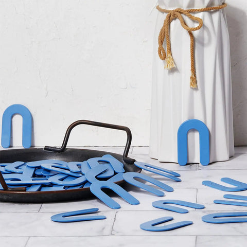 Tile Leveling System Spacers 1 16th Inch Horseshoe Shims U Shape Clips For Marble Porcelain Ceramic Tiles Easy Install Reusable Plastic Vitrolite Leveling Clips Blue 300 Count Pro Grade Home Renovation Tool scattered on floor