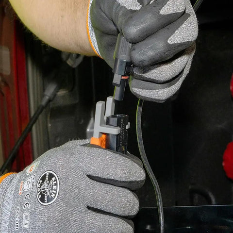 Person using Solar Panel Insulating Wrench Set For MC4 Style PV Connectors Heavy Duty 2 Piece Assembly And Disassembly Tool