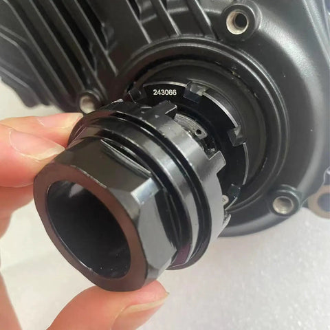 8 Notch Bottom Bracket Lockring Tool 43mm Outer Diameter being used for Shimano Octalink ISIS Drive Bosch Gen 3 installation