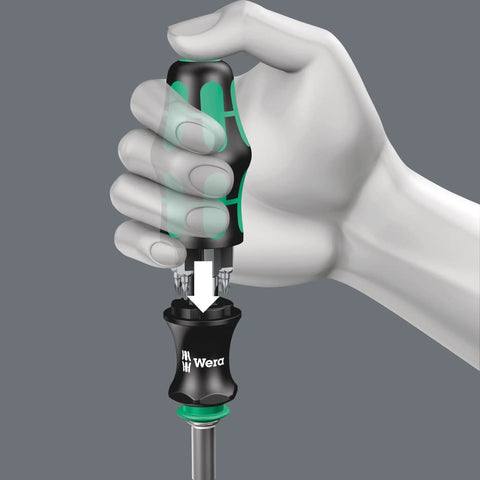Kraftform Kompakt 20 7-Piece Bit Kit With Pouch, Bayonet Blade, Rapidaptor Quick-Release step demonstration in hand
