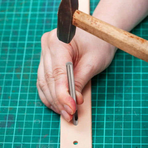 Using 15 Piece Leather Hole Punch Kit With Hollow Steel Punches For Belts, Watch Straps, Canvas, Paper And Plastics