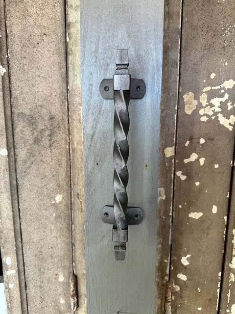Set Of 2 Oversized Cast Iron Door Pull Handles With Twisted Forged Design For Gate Rustic Barn Shed Exterior Front Door Heavy Duty Hardware