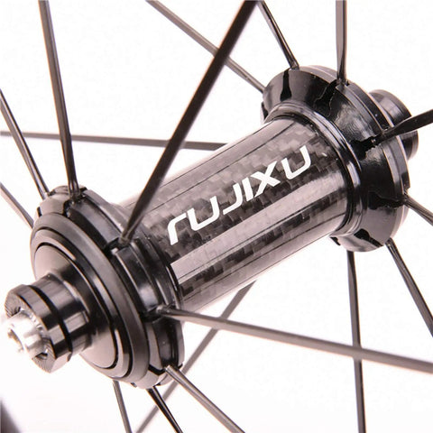 Ultra Light 700C Carbon Fiber Road Bike Wheelset With Ceramic Bearings hub detail.