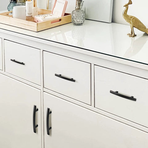 White cabinet with 30 Pack Oil Rubbed Bronze Solid Cabinet Handles 5.25 Inch 133mm Bar Pulls For Kitchen Cabinets And Drawers