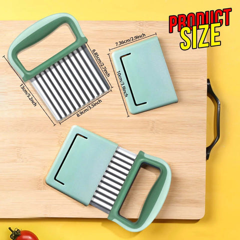Front view: HNYYZL two-piece wavy crinkle cutter set with green handles and stainless blades for vegetables.