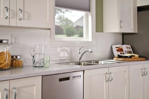 Kitchen with One-Handle Pullout Kitchen Faucet In Chrome With Dual Spray Wand Aerated Stream For Everyday Cleaning And Powerful Rinse
