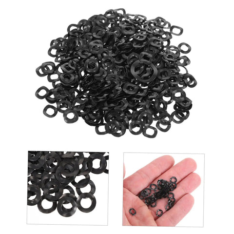 500 Piece Compression Wave Spring Washer Set For Car Jobs And Home Shop, Heavy Duty Load Bearing Elastic Gaskets And Spacers For Bolts, Gear, Machinery And DIY Projects, black washers in pile and palm