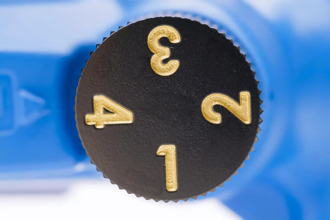 Close-up of the control dial on the Heavy Duty 1 Inch Air Impact Wrench with numbered settings for torque adjustment.