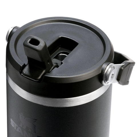Heavy Duty 30 Oz Vacuum Insulated Tumbler With Flip Straw Lid showcasing leakproof flip lid for secure seal.