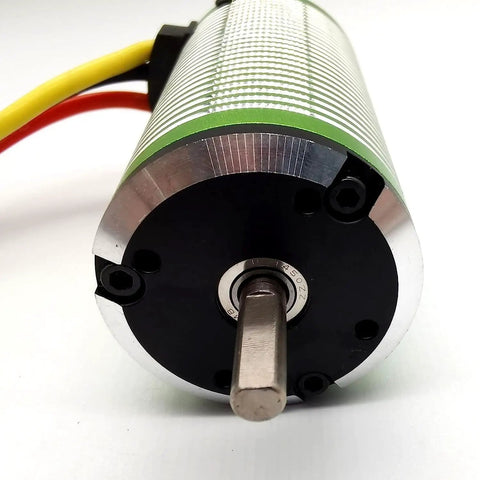 Close-up of 1900KV Brushless Motor 2400W 78A 31V 4Pole Powerhouse for 1/8th 1/10th 1/12th RC Cars and Boats, showing shaft end