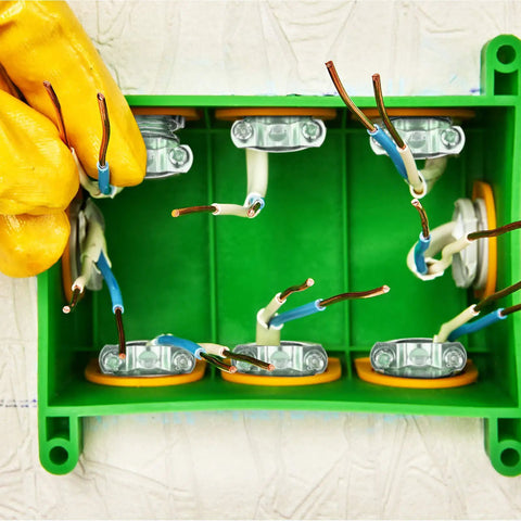 Green electrical box with copper wires and 4 Pack Three Quarter Inch Clamp Type Cable Connectors For Metallic Conduit And Electrical Boxes Rust Resistant Zinc Alloy Heavy Duty Silver Finish For Wires And Cables Easy Install And Durable Go To Pro Grade Build