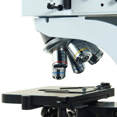 Metallurgical Infinity Polarizing Darkfield Microscope Set With EW10X 22 And EW15X Eyepieces, Plan Infinity Achromatic Objectives, Up To 1500X Total Magnification, Perfect For Metallurgical Inspection, Lab Work And Precision Observations, close-up of objective lenses and stage