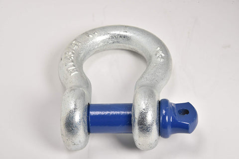 Close-up of heavy duty three quarter inch D ring shackle with seven eighths inch screw pin, galvanized blue finish for four by four vehicles
