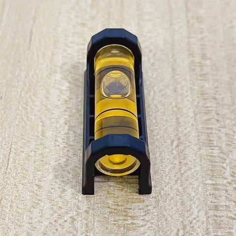 Magnetic Gunsmithing Tools Kit With Level and Scope Mounting Leveler for Rifles, detail of small bubble level tool
