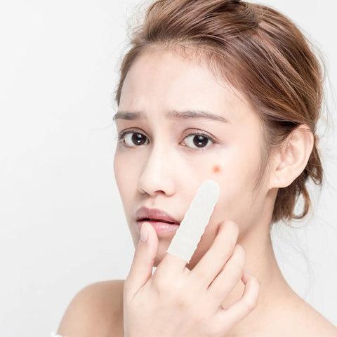 Top Shelf Antistatic Finger Cover Sleeves on a woman's finger, protecting against blisters and wounds, ideal for daily use.