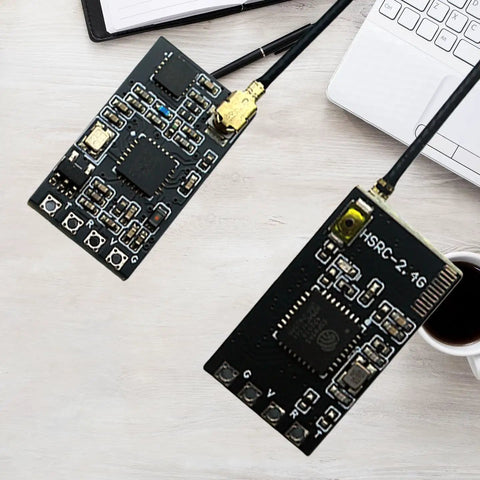 Nano 2.4GHz FPV Receiver With 40mm UFL T Antenna for micro drone racing and tiny FPV builds on desk background